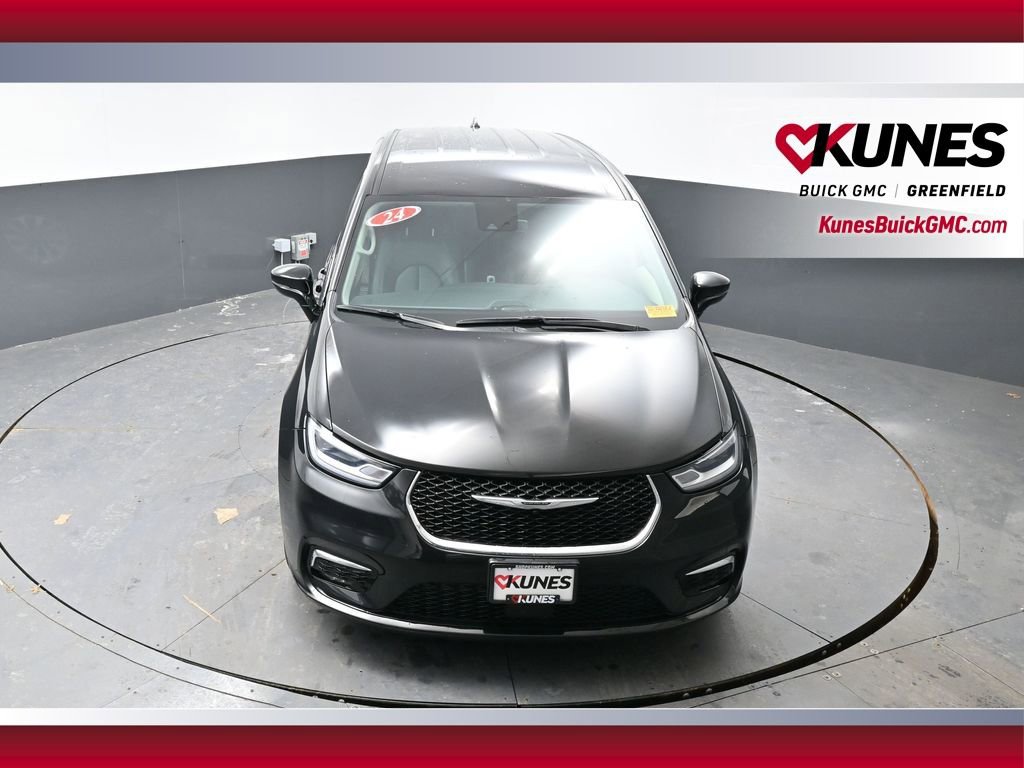 Used 2024 Chrysler Pacifica Limited FWD image 41