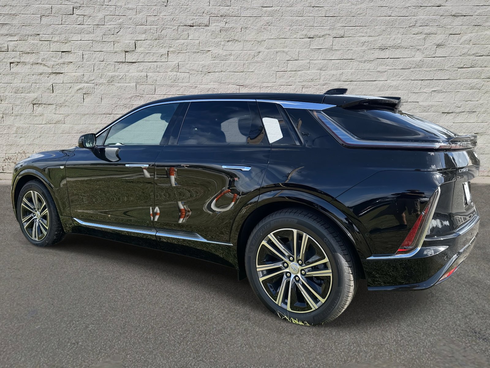 New 2026 Cadillac Lyriq Luxury image 7