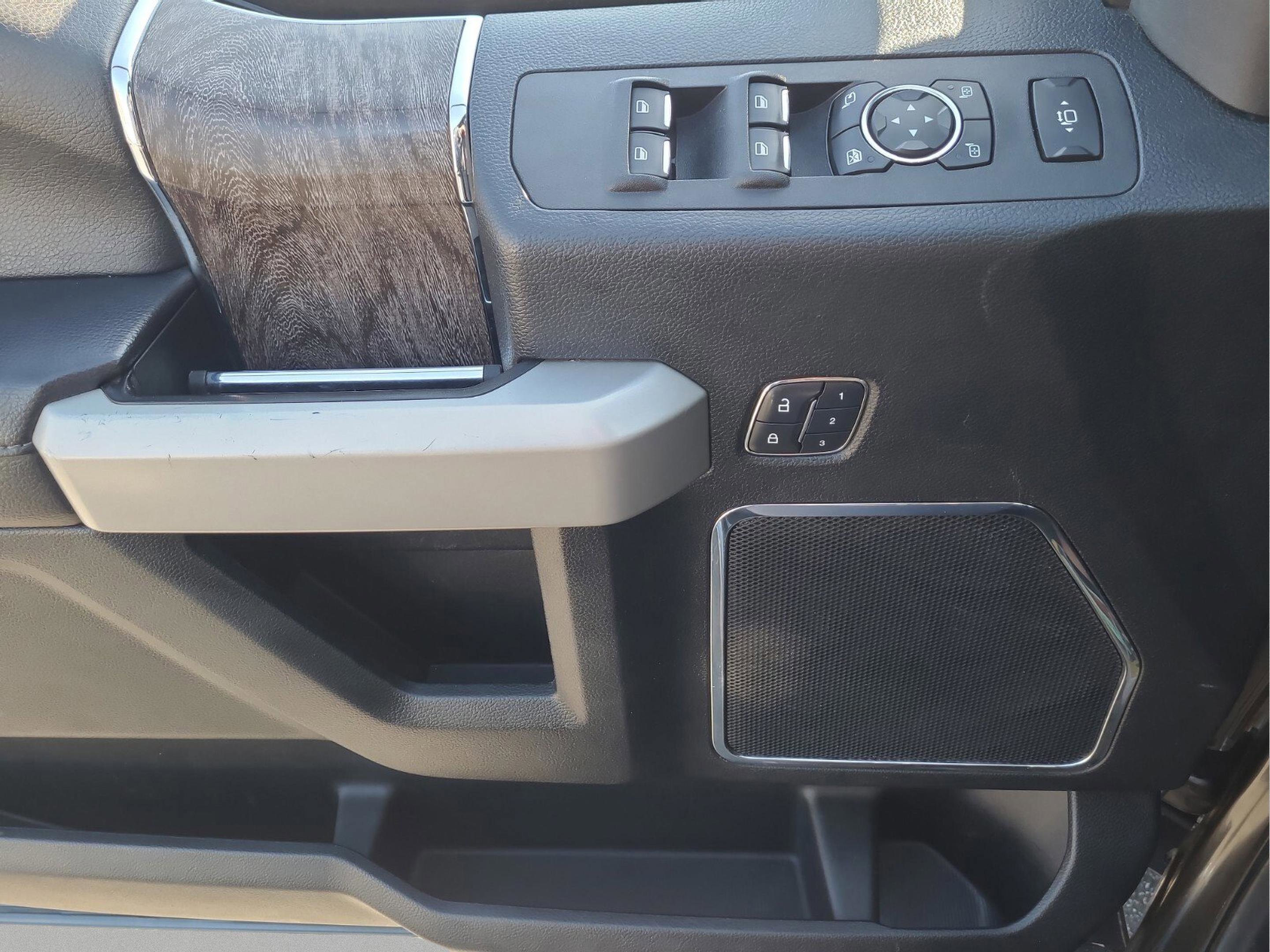 Used 2018 Ford F250 Lariat w/ Lariat Ultimate Package image 26