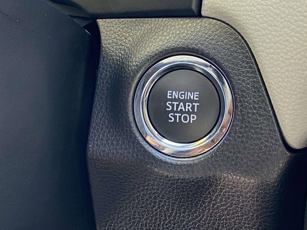 Used 2025 Toyota RAV4 Limited FWD image 29