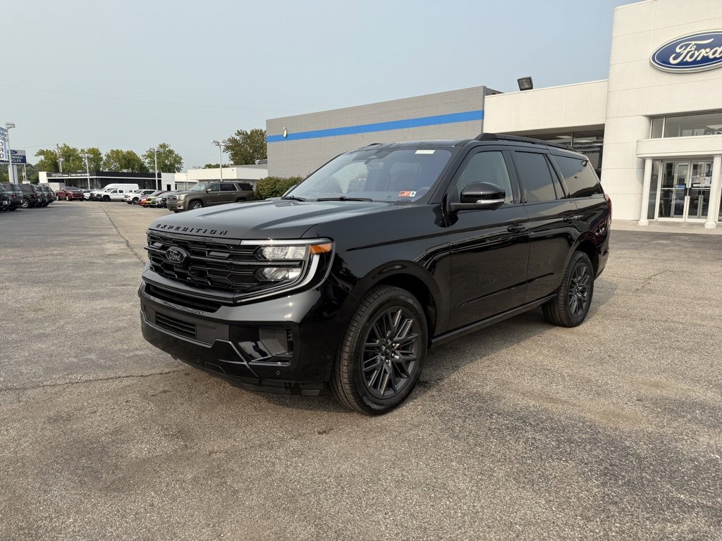 New 2025 Ford Expedition Platinum w/ Stealth Performance Package image 3