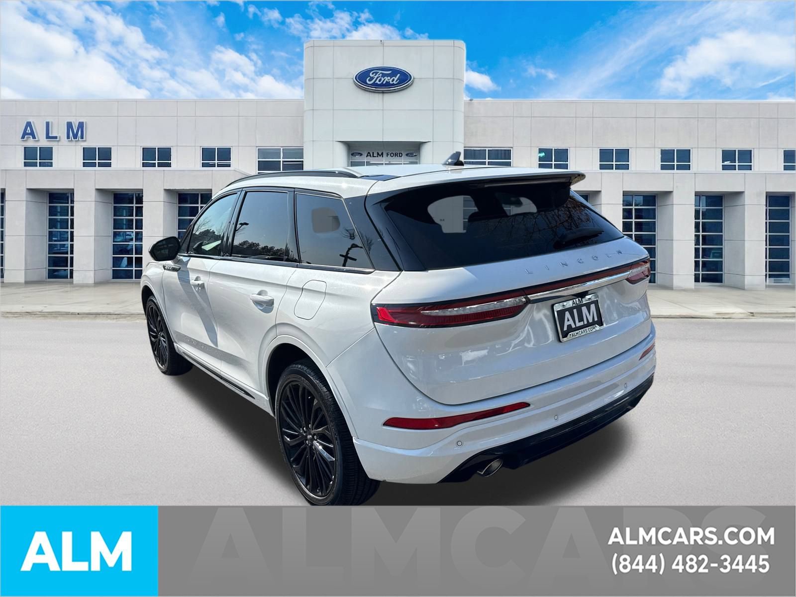 Used 2024 Lincoln Corsair Reserve w/ Jet Appearance Package image 8