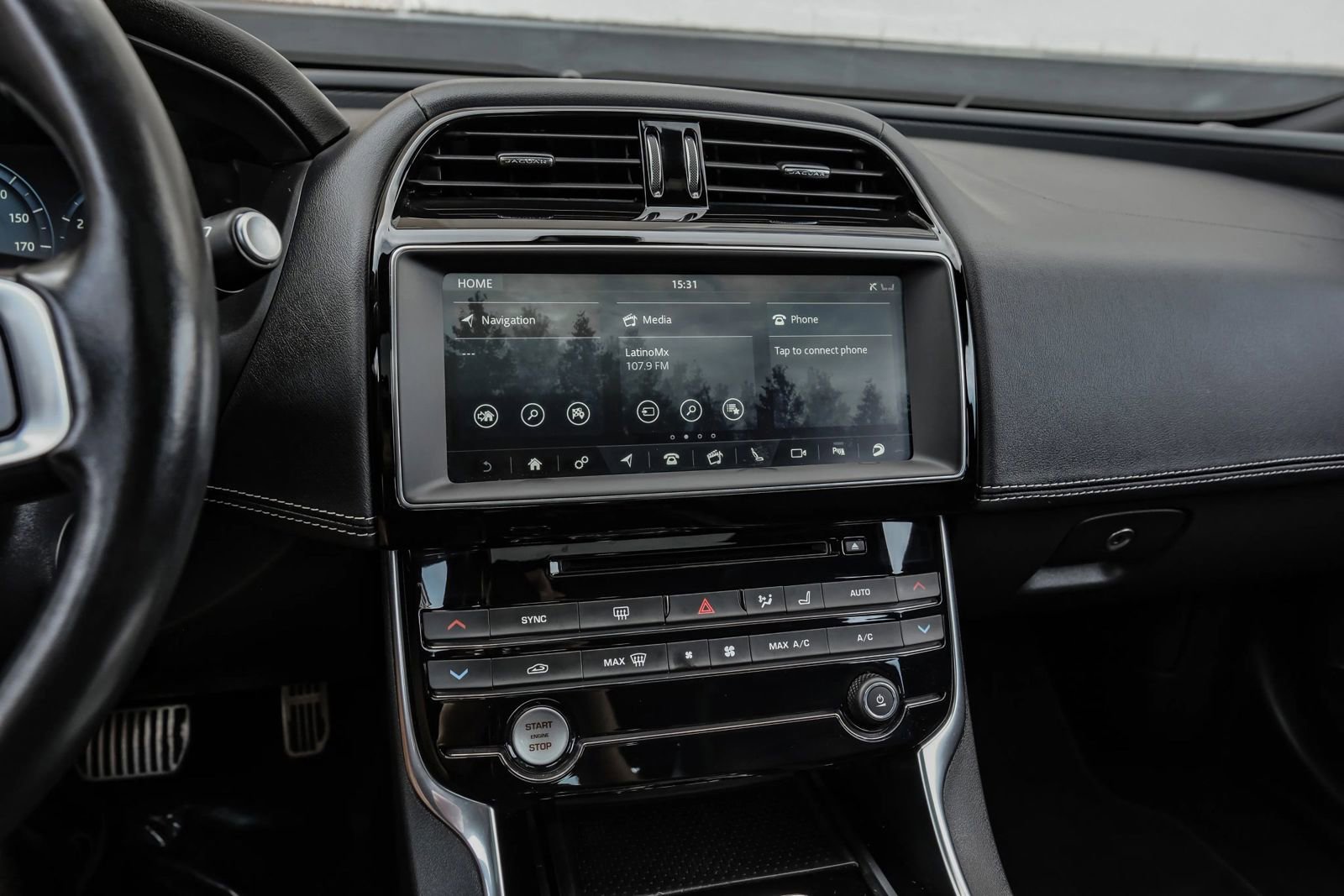 Used 2019 Jaguar XE S image 35