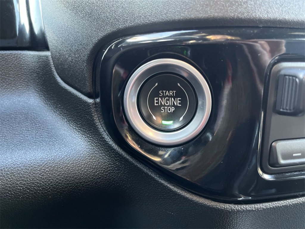 Certified 2023 Chevrolet Silverado 1500 High Country w/ Technology Package image 17