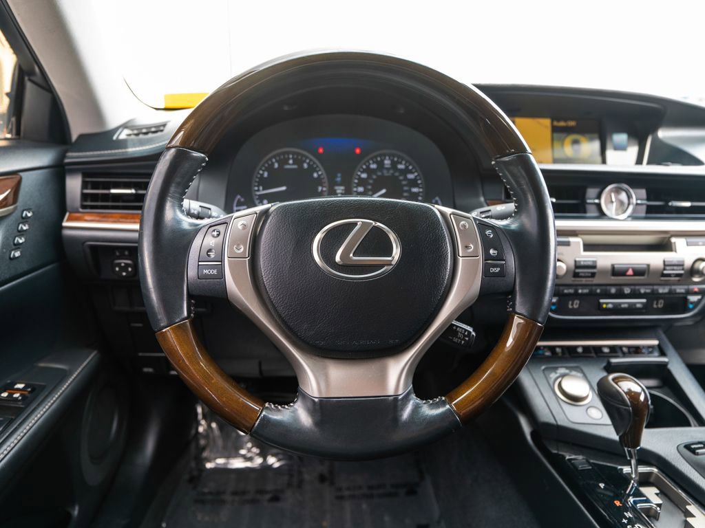 Used 2013 Lexus ES 350 w/ Luxury Pkg image 17