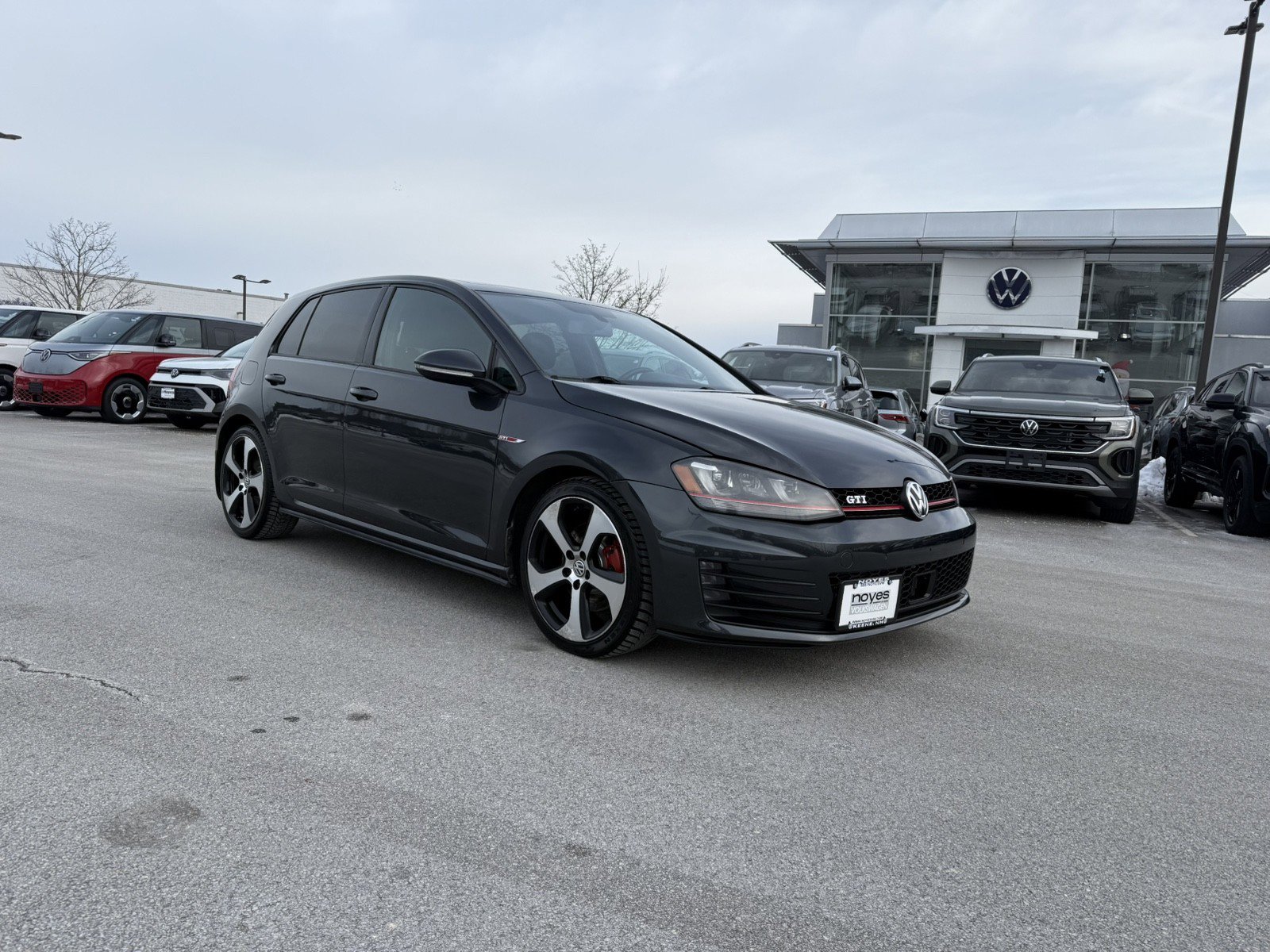 Used 2015 Volkswagen GTI SE w/ Lighting Package (SEL) image 3