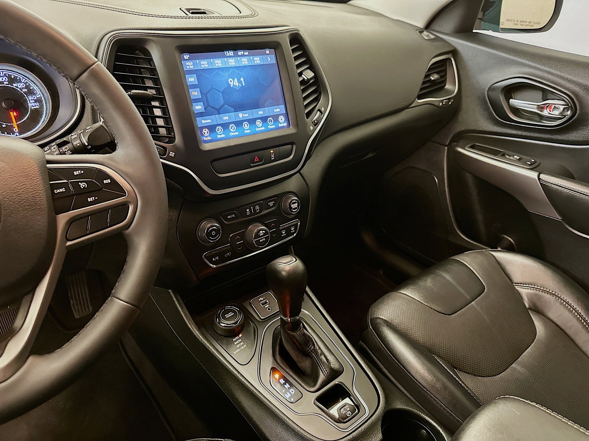 Used 2022 Jeep Cherokee Latitude Lux image 25