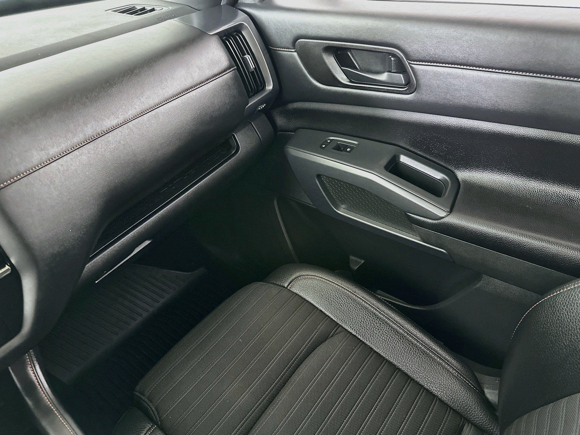 Used 2024 Nissan Pathfinder Rock Creek AWD/4WD image 22