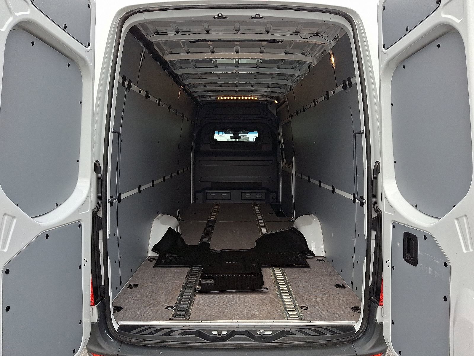 Used 2025 Mercedes-Benz Sprinter 2500 image 27