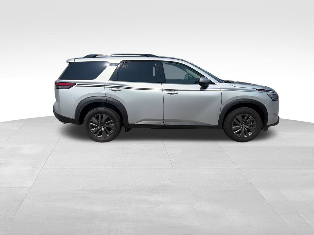Used 2023 Nissan Pathfinder SV AWD/4WD image 13