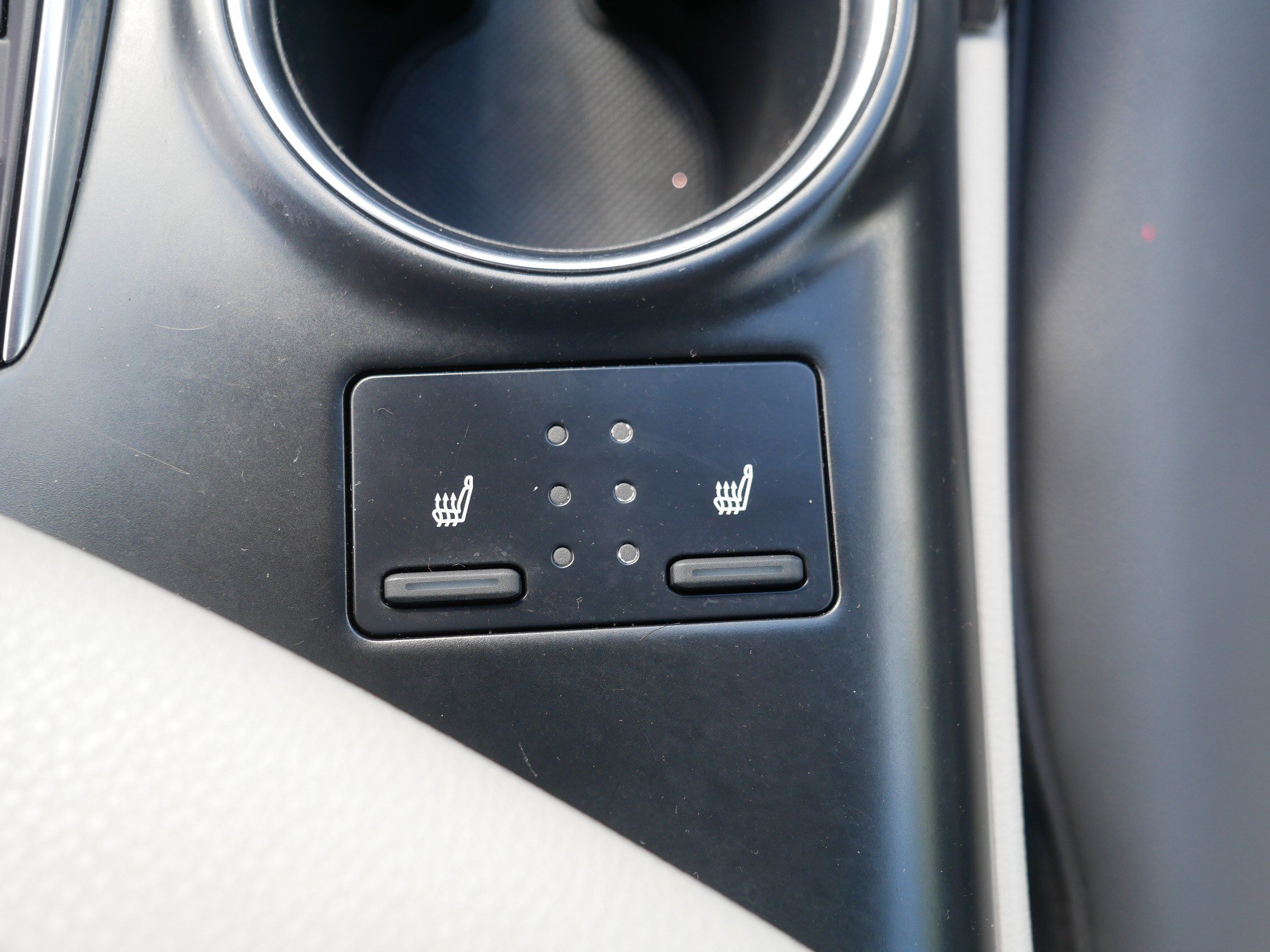Used 2019 Toyota Camry XLE FWD image 31