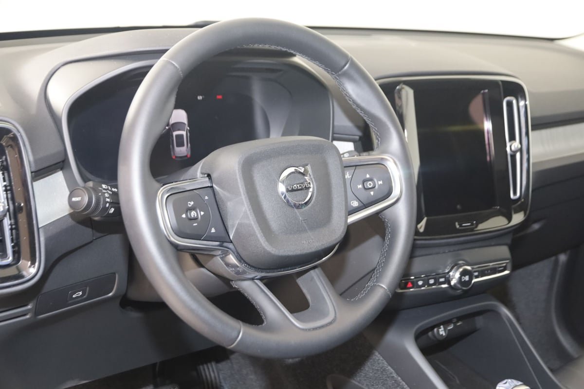 Used 2026 Volvo XC40 B5 Plus AWD/4WD image 6