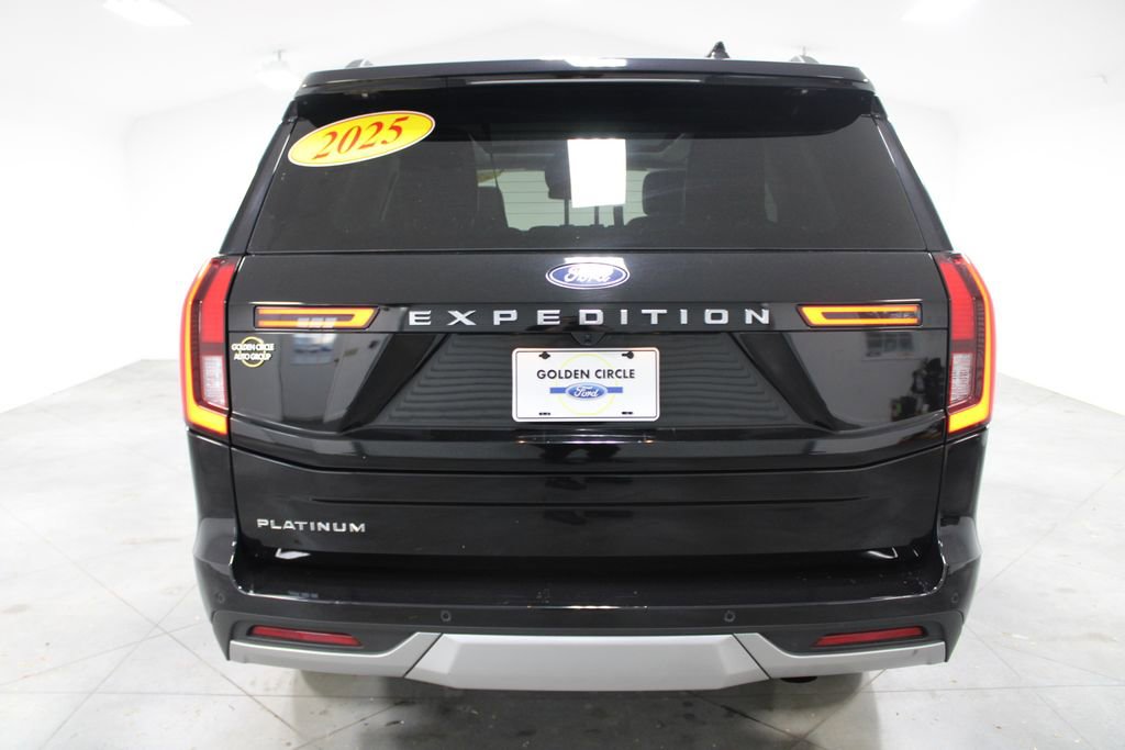 Used 2025 Ford Expedition Platinum image 8