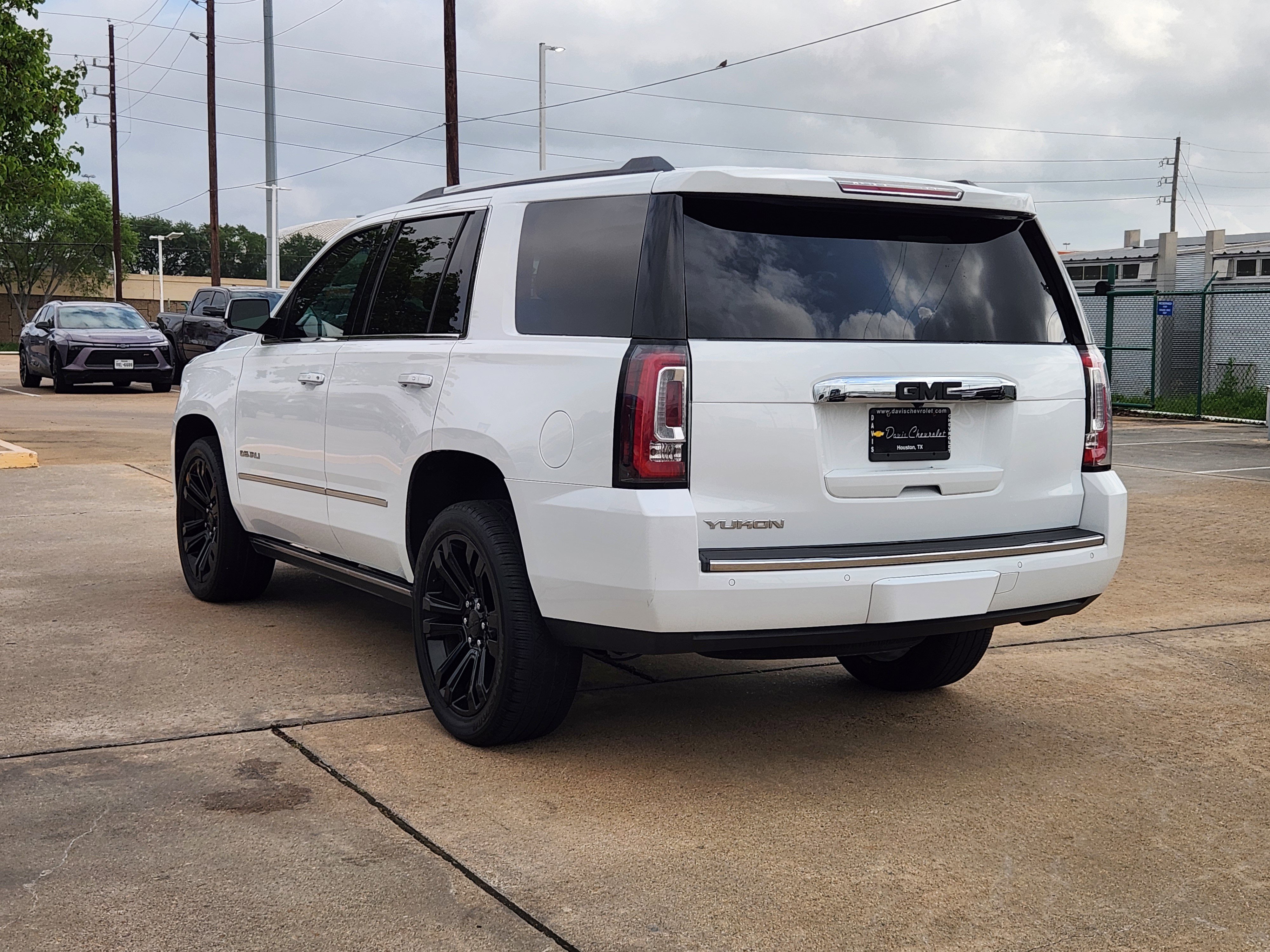 Used 2019 GMC Yukon Denali w/ Denali Ultimate Package RWD image 8