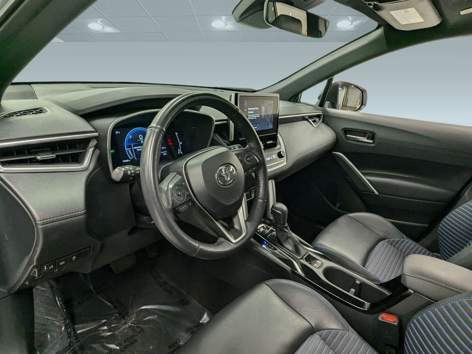 Used 2023 Toyota Corolla Cross XSE image 3