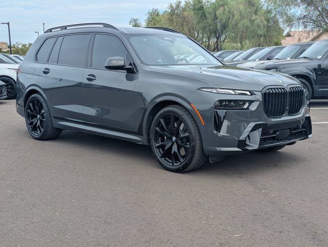 Used 2026 BMW X7 xDrive40i w/ M Sport Package AWD/4WD image 4
