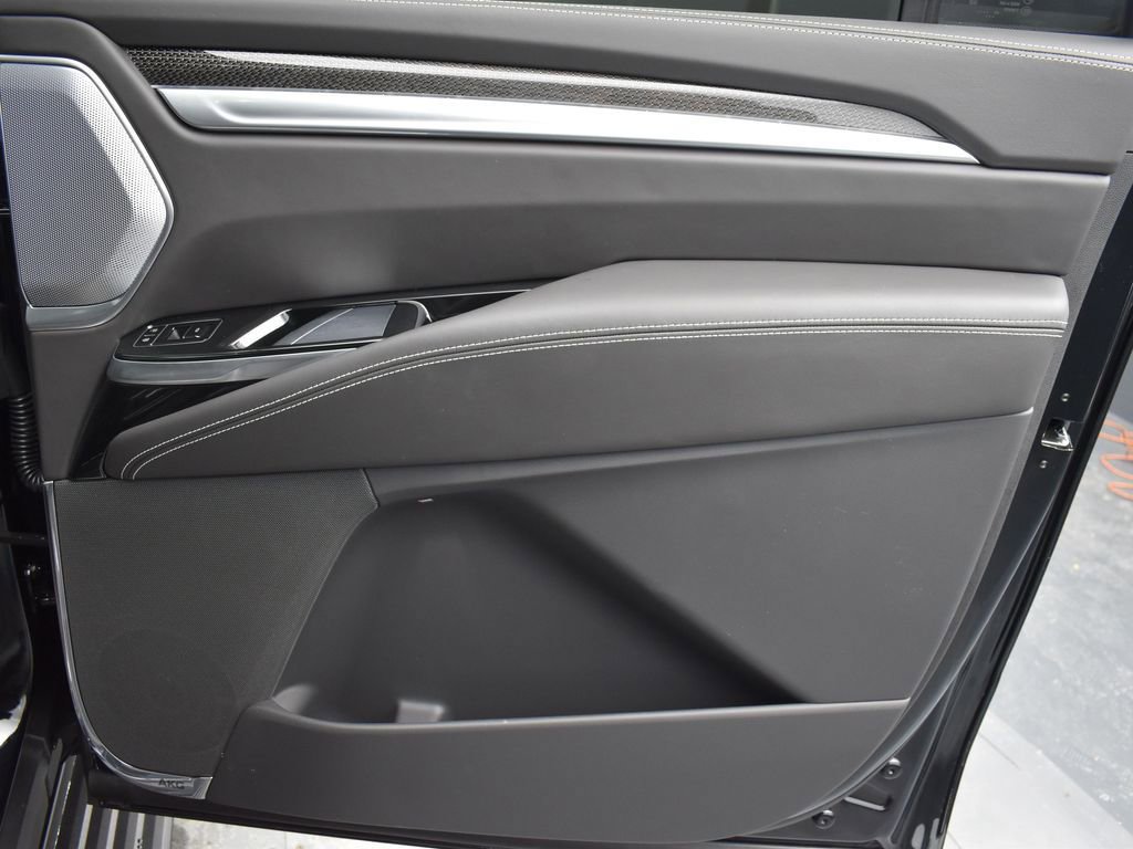 Certified 2026 Cadillac Escalade ESV V w/ LPO, ONYX Package image 34