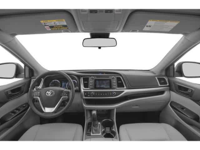 Used 2019 Toyota Highlander Plus AWD/4WD image 4