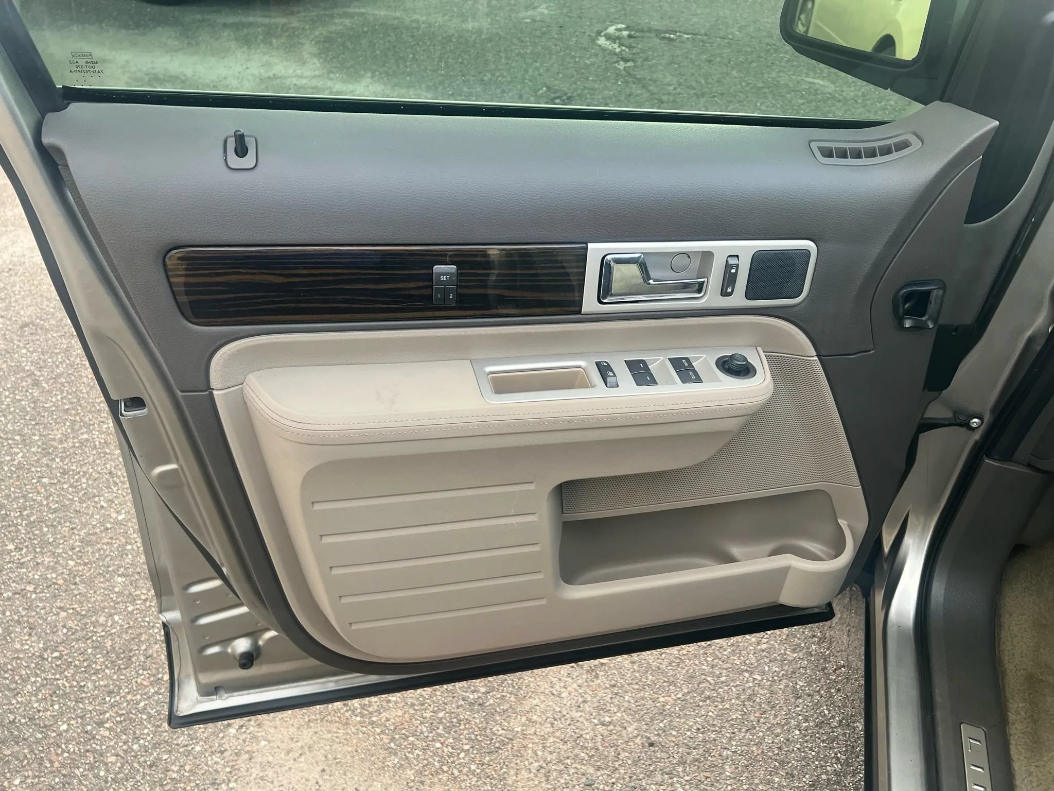 Used 2008 Lincoln MKX 2WD image 5