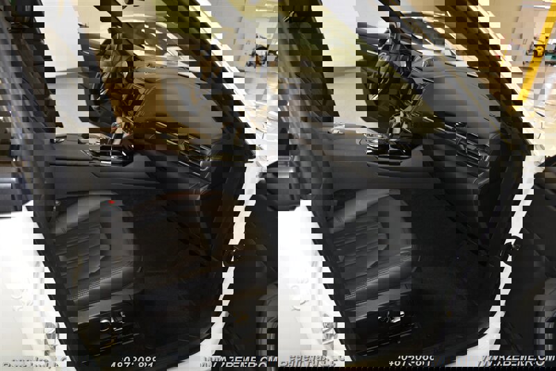 Used 2021 Maserati Levante image 17