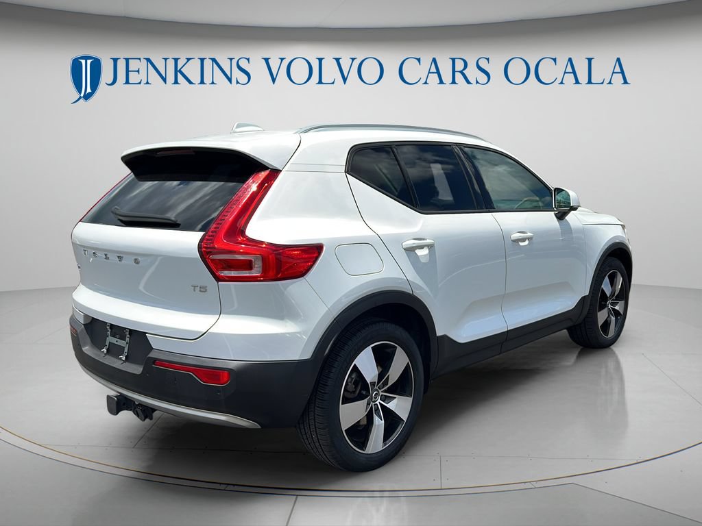 Used 2021 Volvo XC40 T5 Momentum w/ Premium Package AWD/4WD image 3