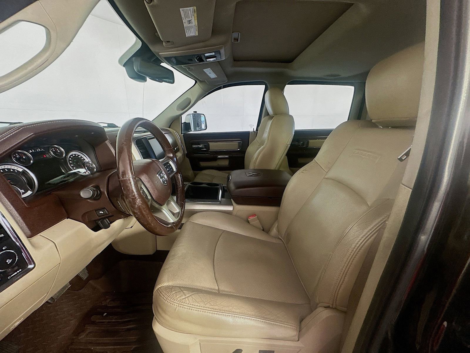 Used 2014 RAM 1500 Laramie w/ Convenience Group AWD/4WD image 22