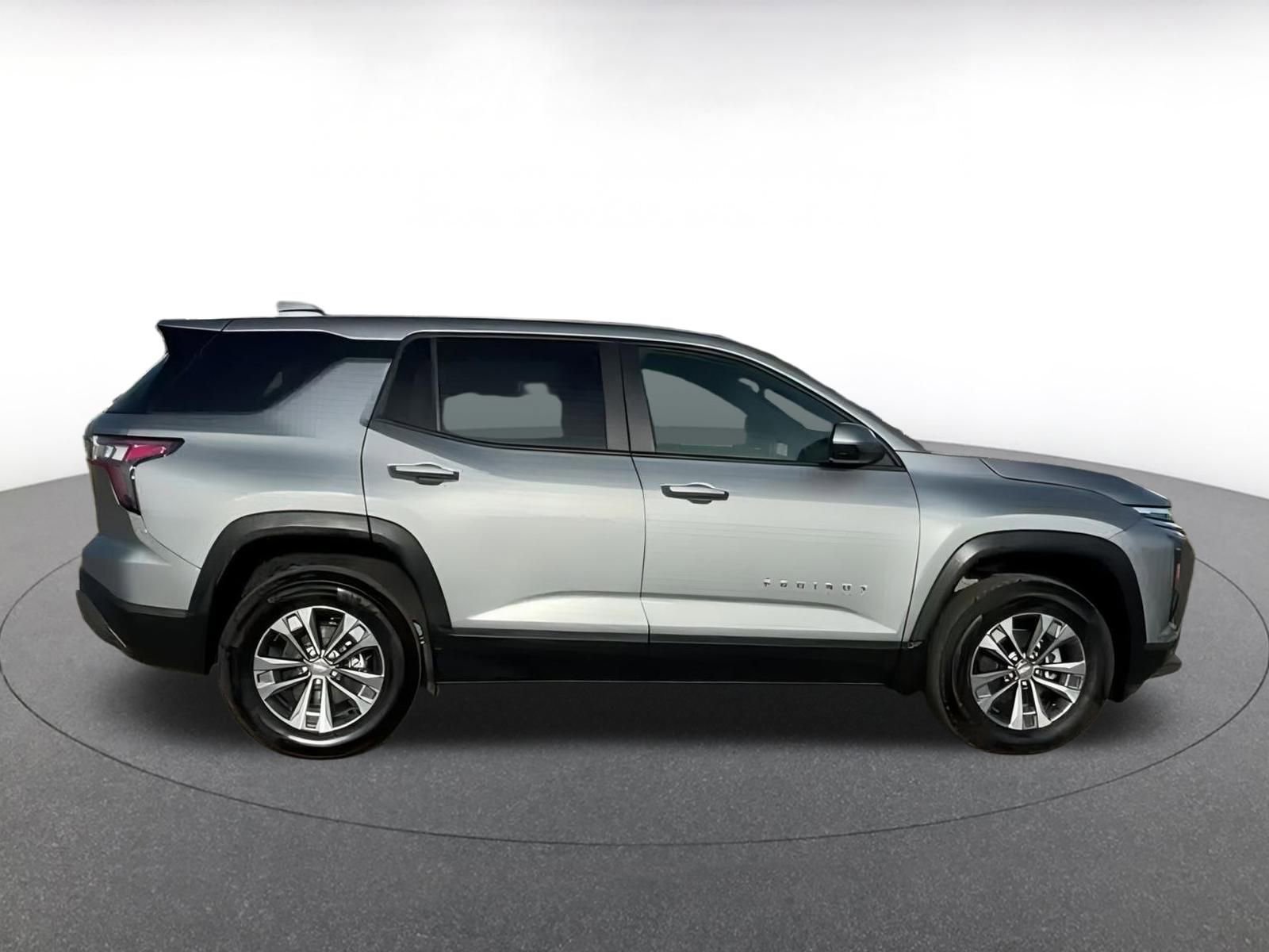 Used 2025 Chevrolet Equinox LT image 12