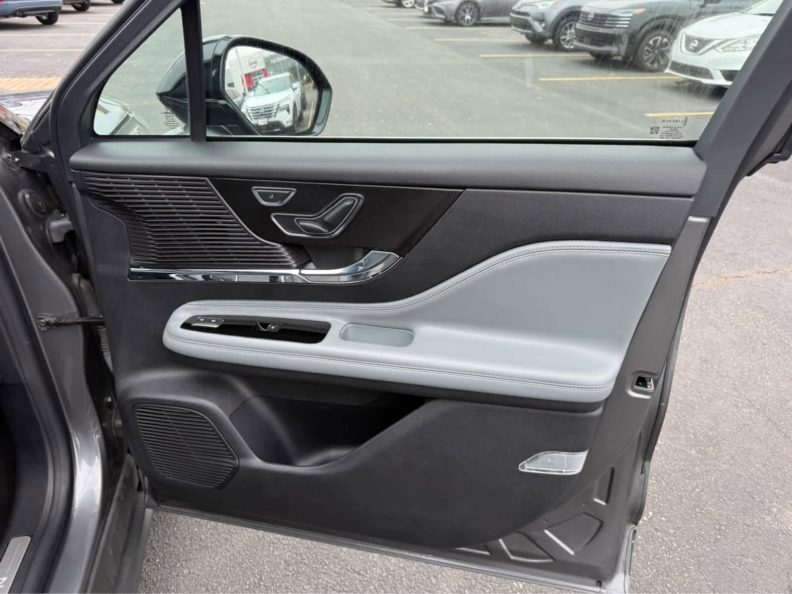 Used 2022 Lincoln Corsair Reserve w/ Sport Package image 24