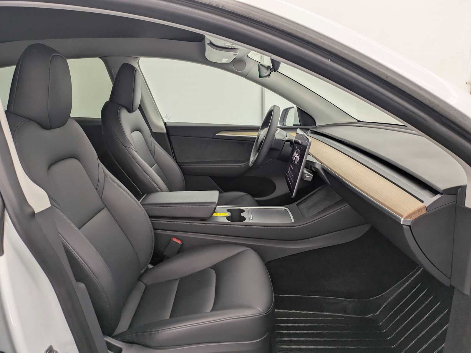 Used 2023 Tesla Model Y Long Range image 21