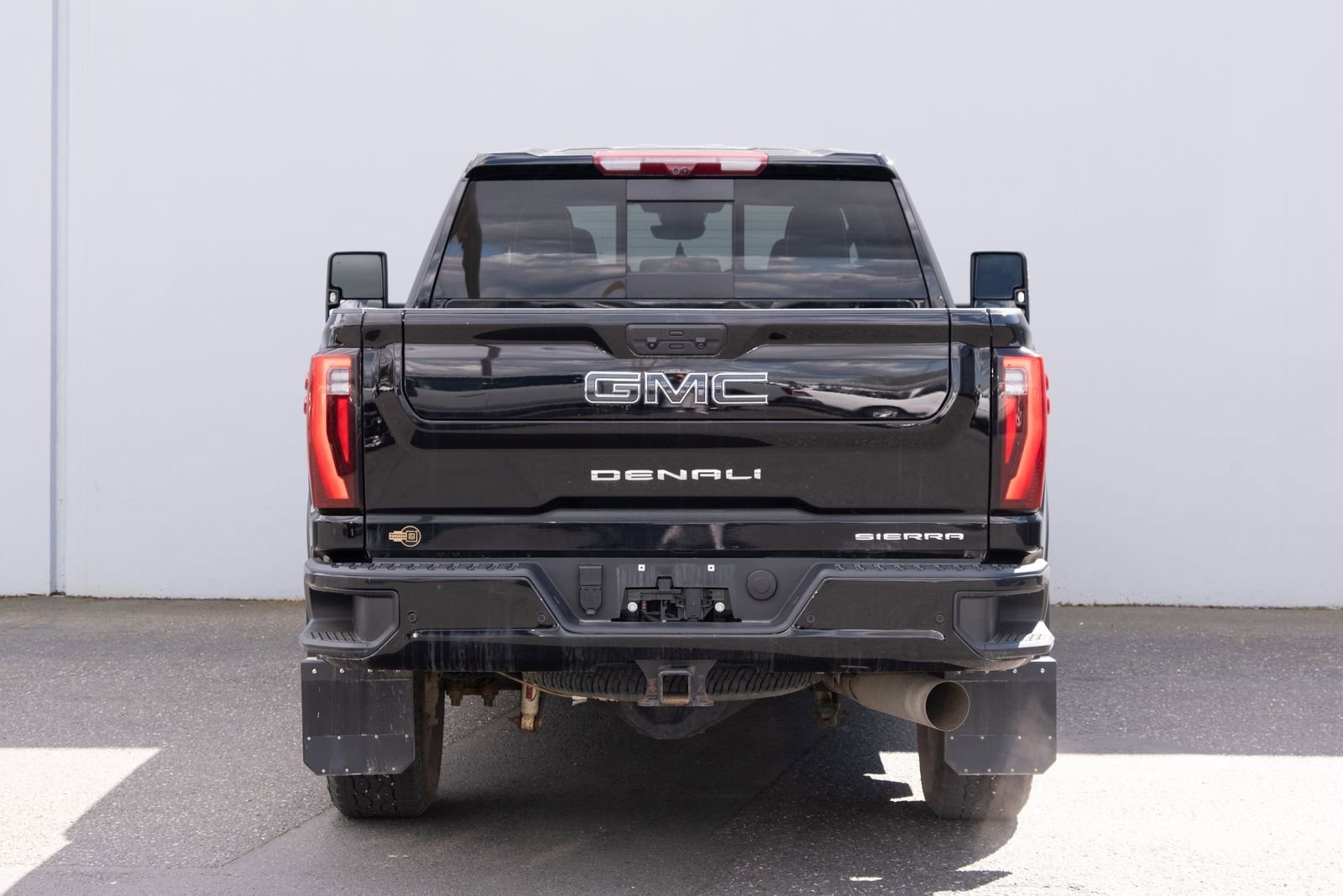 Used 2024 GMC Sierra 3500 Denali Ultimate AWD/4WD image 25