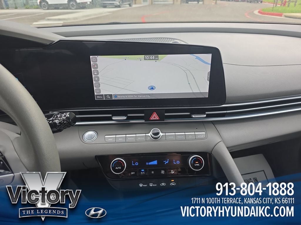 Used 2024 Hyundai Elantra SEL FWD image 17
