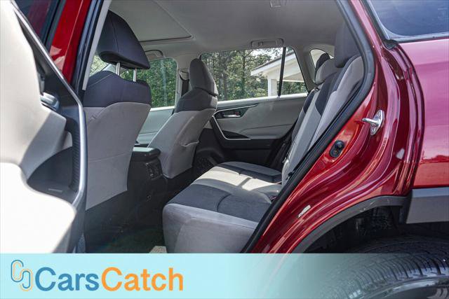 Used 2019 Toyota RAV4 XLE w/ Convenience Package FWD image 23