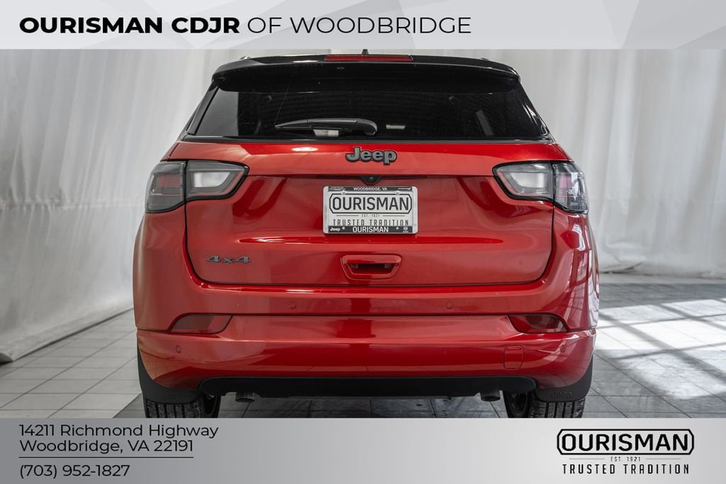 Certified 2024 Jeep Compass Limited w/ High Altitude Package image 6