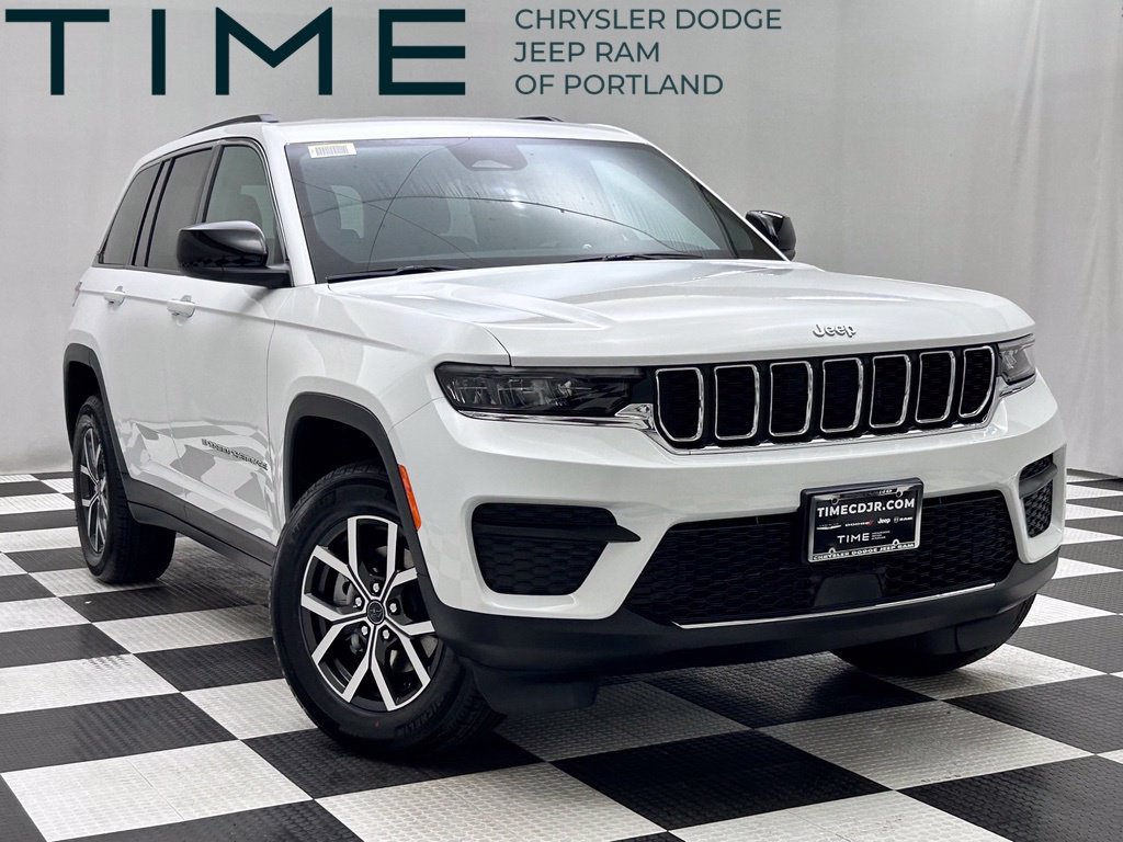 New 2027 Jeep Grand Cherokee Laredo AWD/4WD image 1