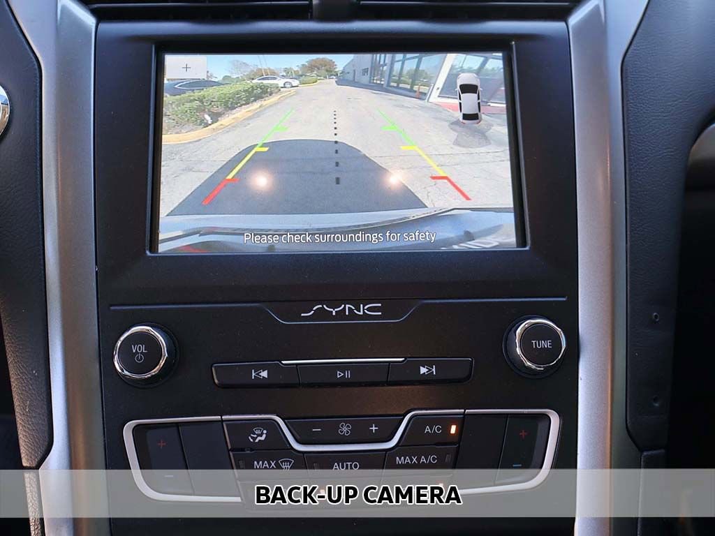 Used 2020 Ford Fusion SE image 6