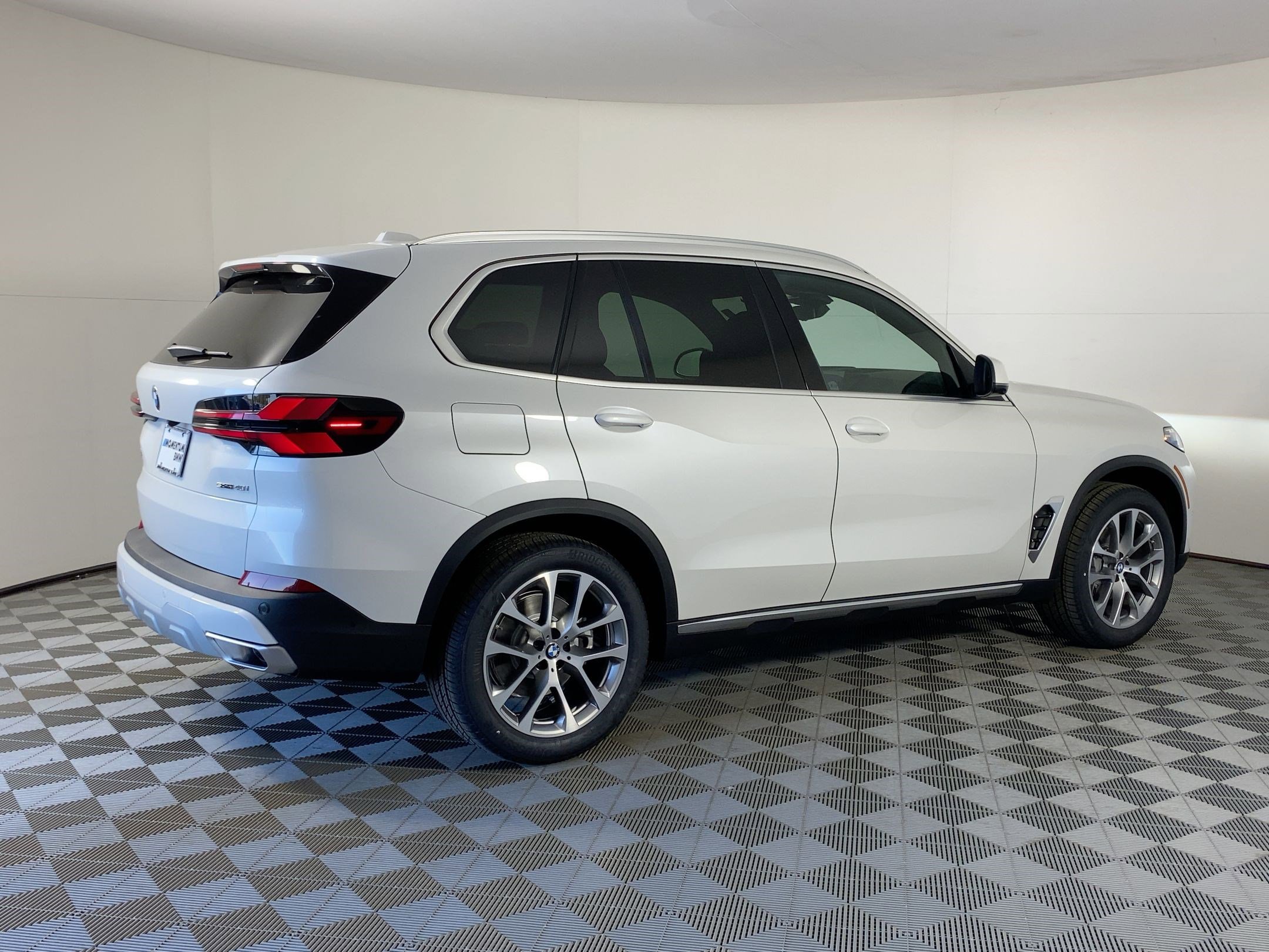 Used 2026 BMW X5 sDrive40i w/ Premium Package image 7