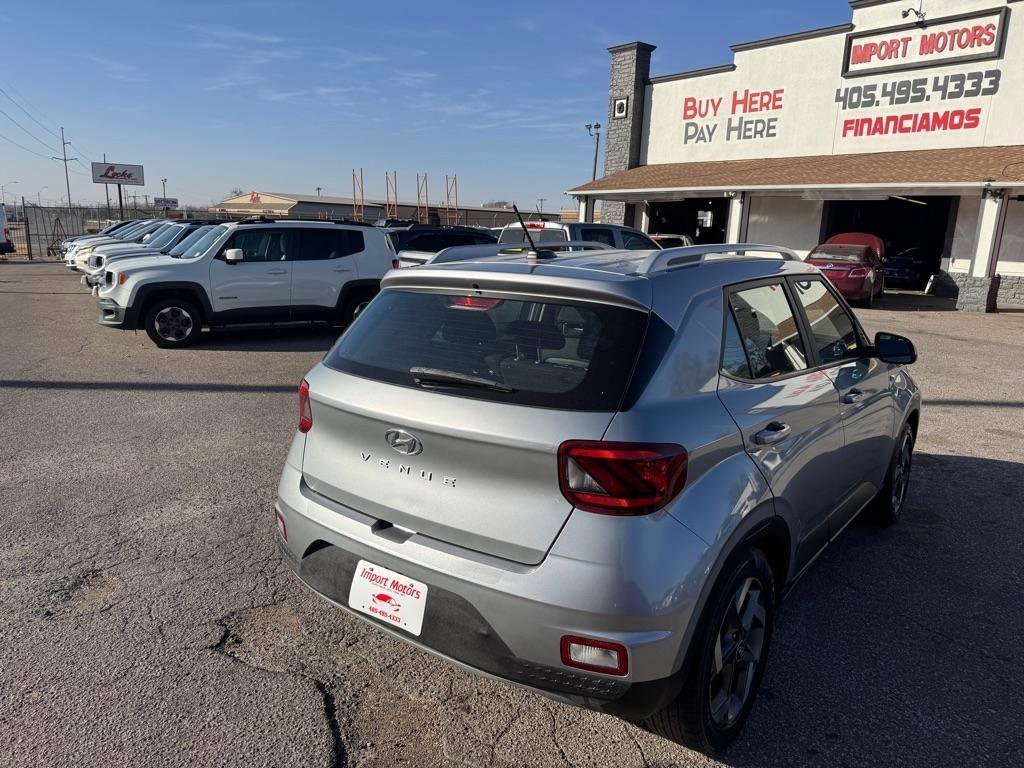 Used 2023 Hyundai Venue SEL image 7