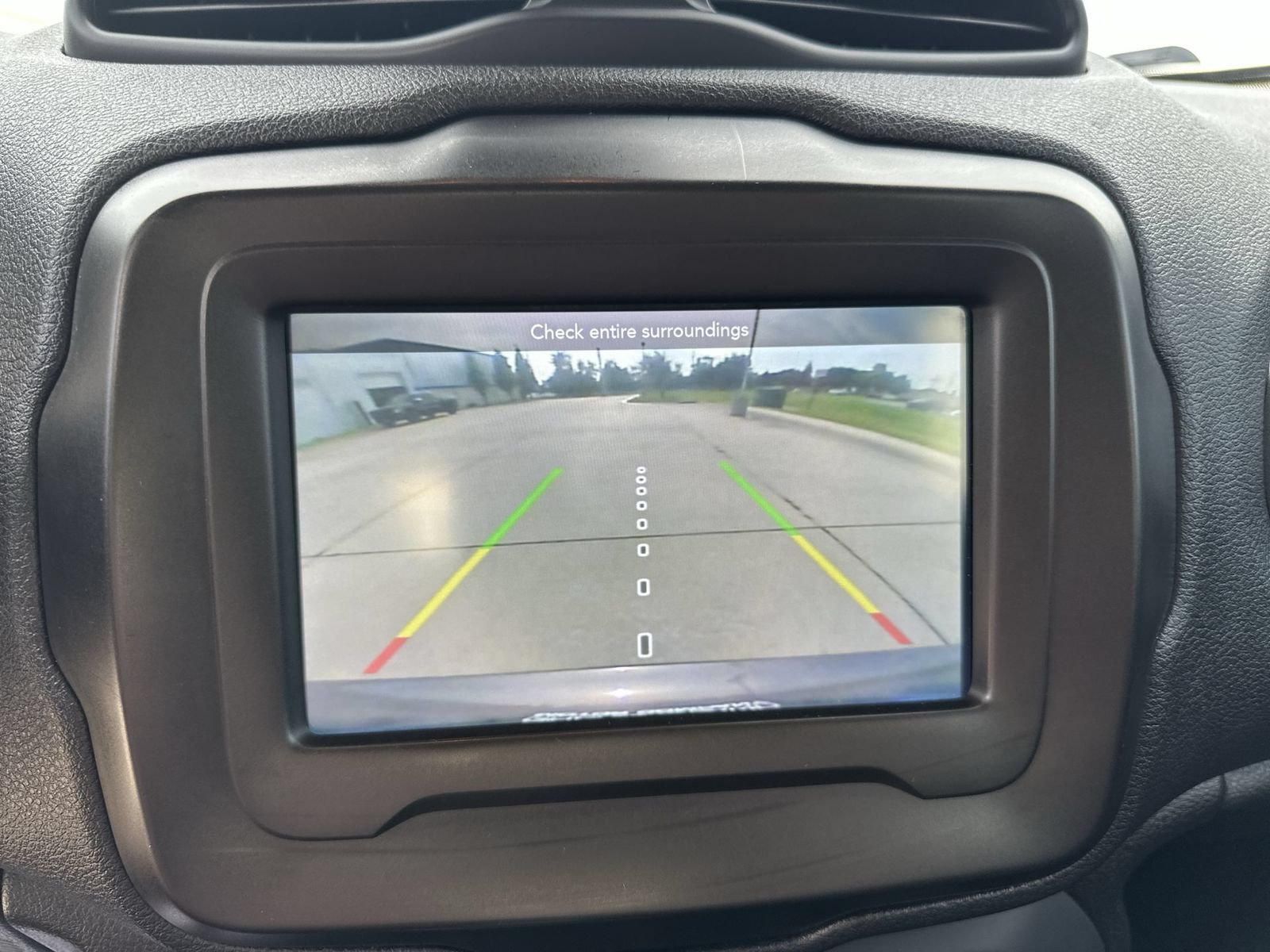 Used 2019 Jeep Renegade Latitude w/ Cold Weather Group AWD/4WD image 15