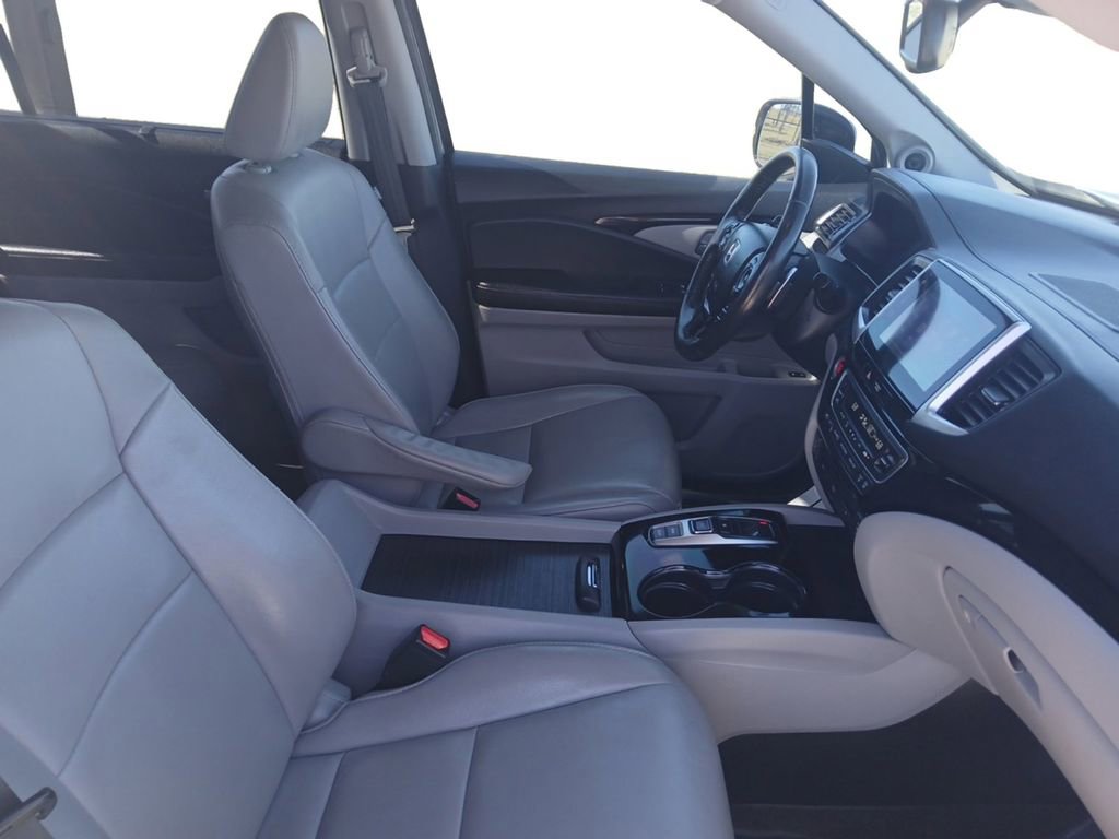 Used 2017 Honda Pilot Touring image 16