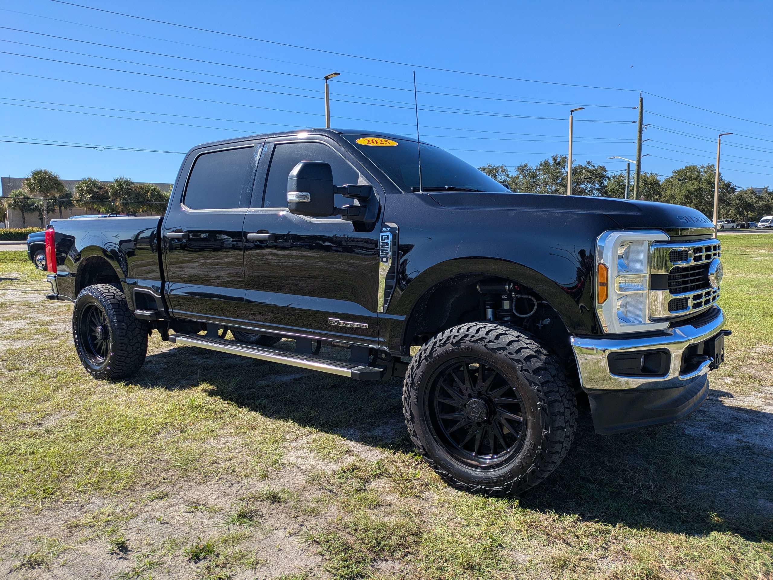 Used 2025 Ford F250 XLT w/ FX4 Off-Road Package AWD/4WD image 5