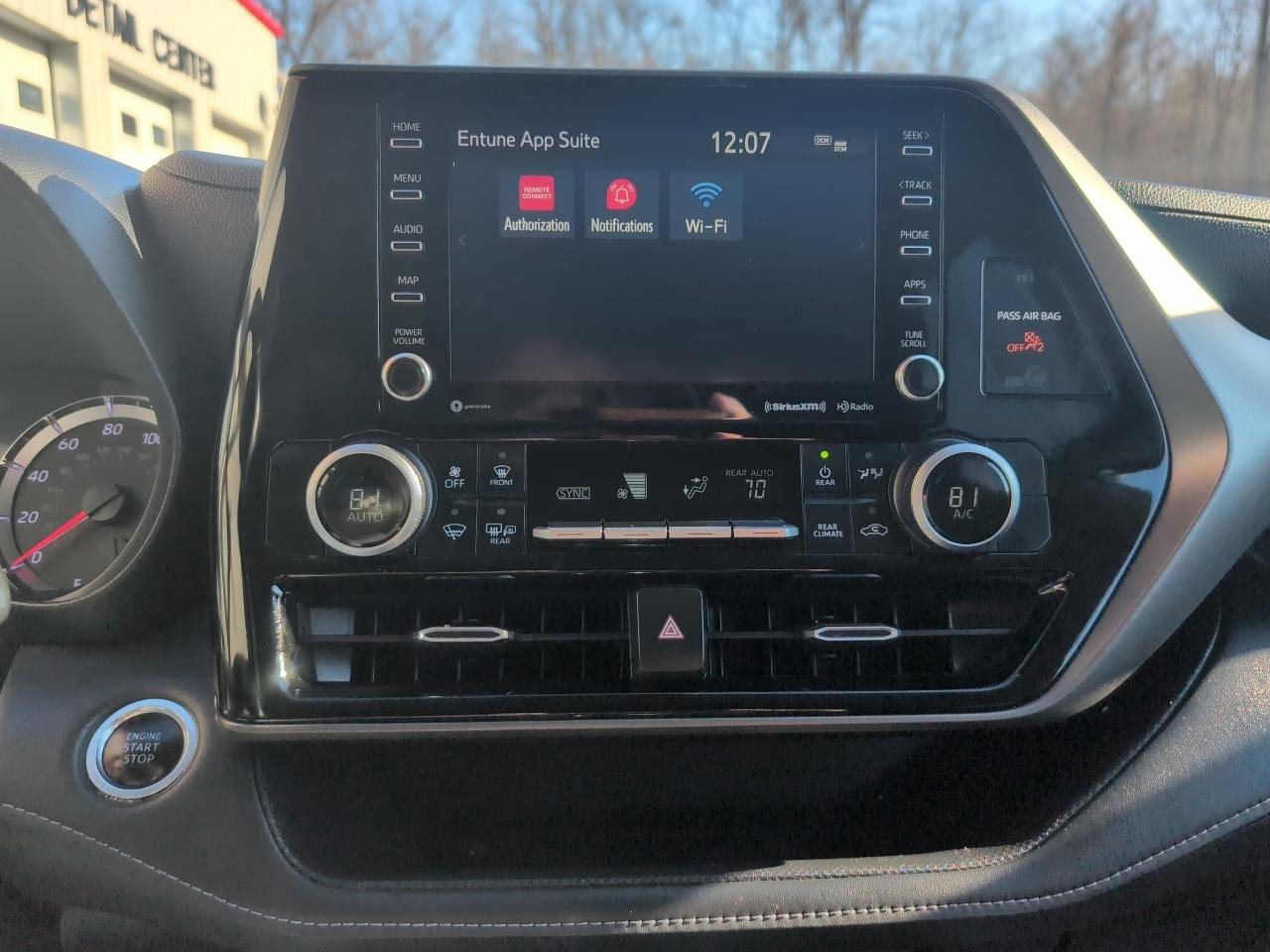 Used 2020 Toyota Highlander LE image 22