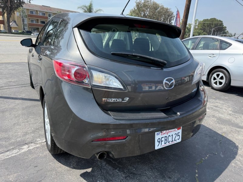 Used 2013 MAZDA MAZDA3 i Touring FWD image 10