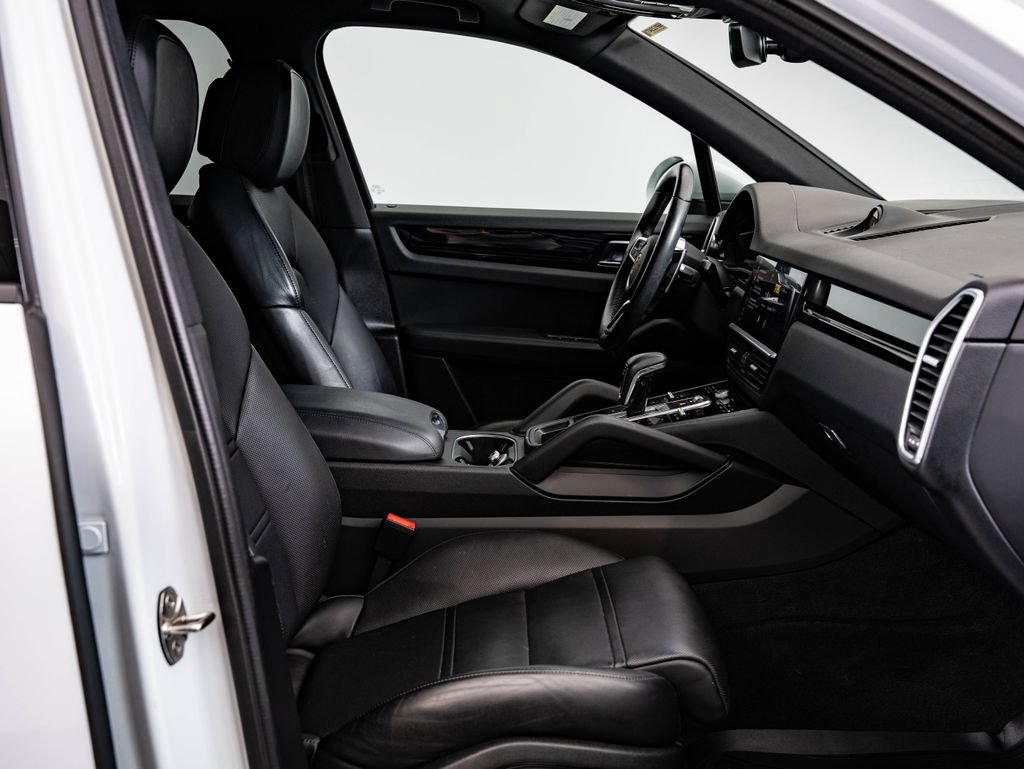 Certified 2020 Porsche Cayenne AWD/4WD image 24