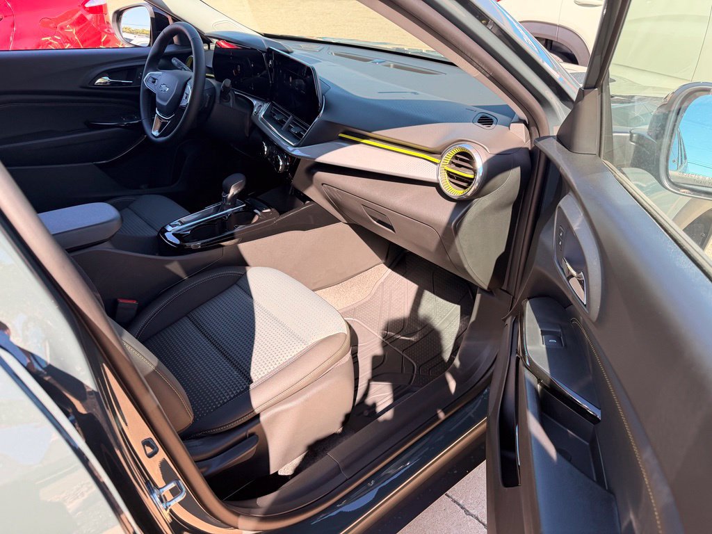 New 2026 Chevrolet Trax LT w/ Driver Confidence Package FWD image 39