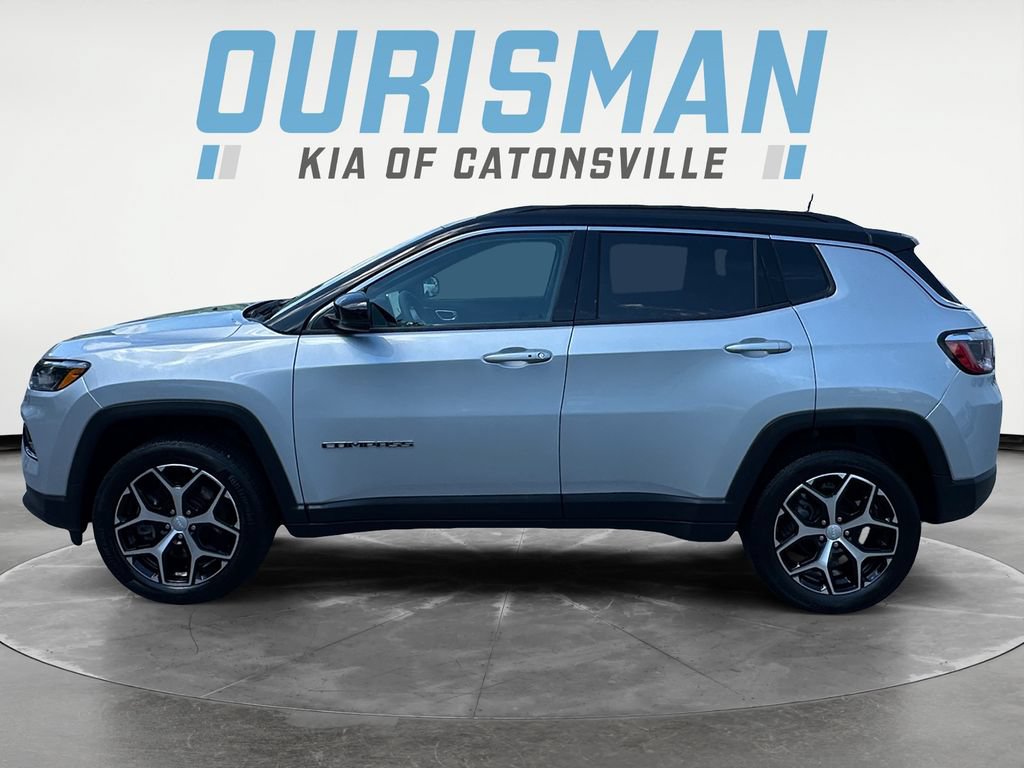 Used 2024 Jeep Compass Limited w/ Sun and Sound Group AWD/4WD image 3