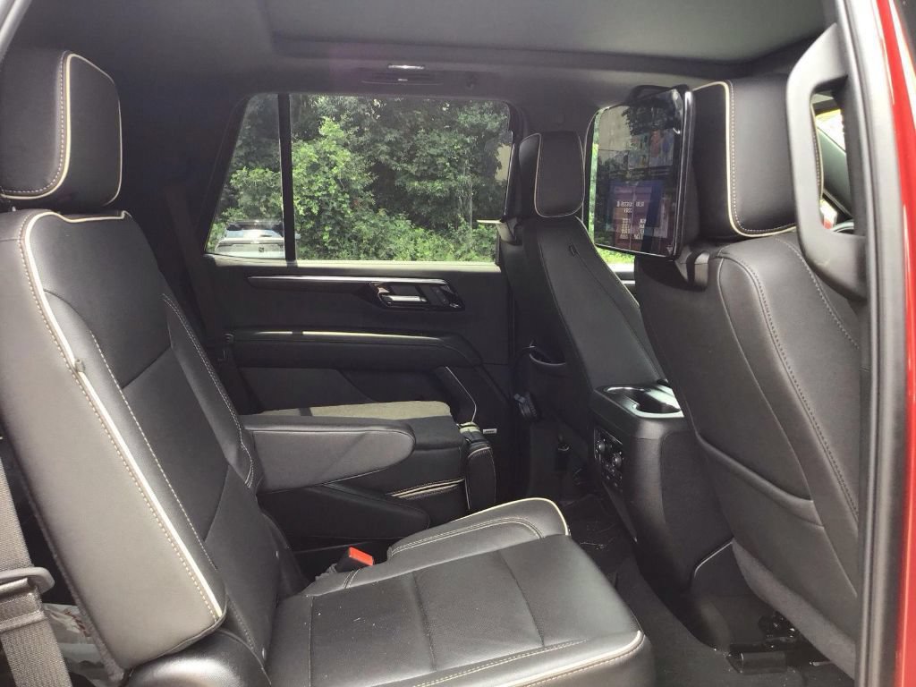 Used 2025 Chevrolet Tahoe Premier AWD/4WD image 23