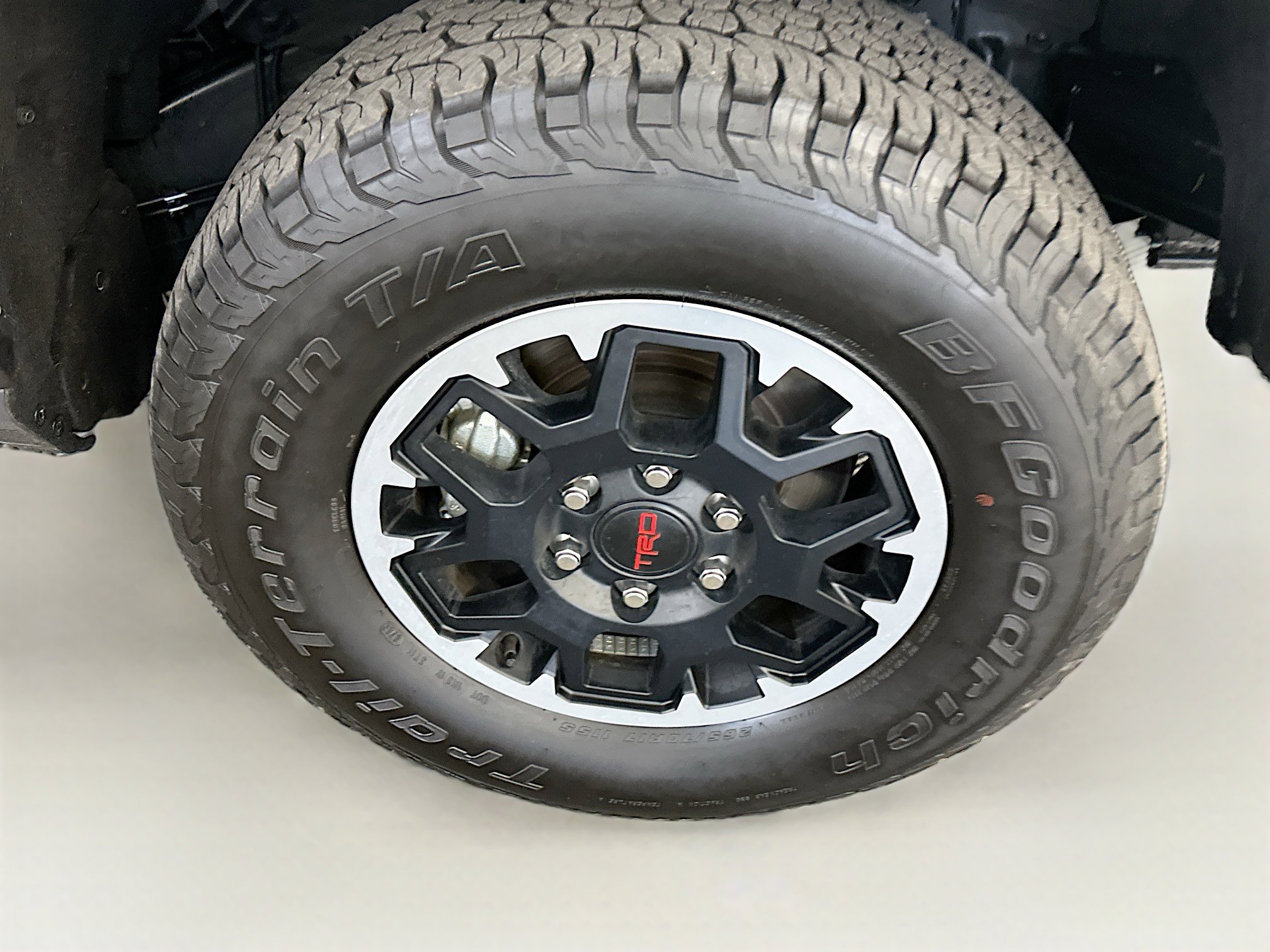 Used 2025 Toyota Tacoma TRD Off-Road image 11