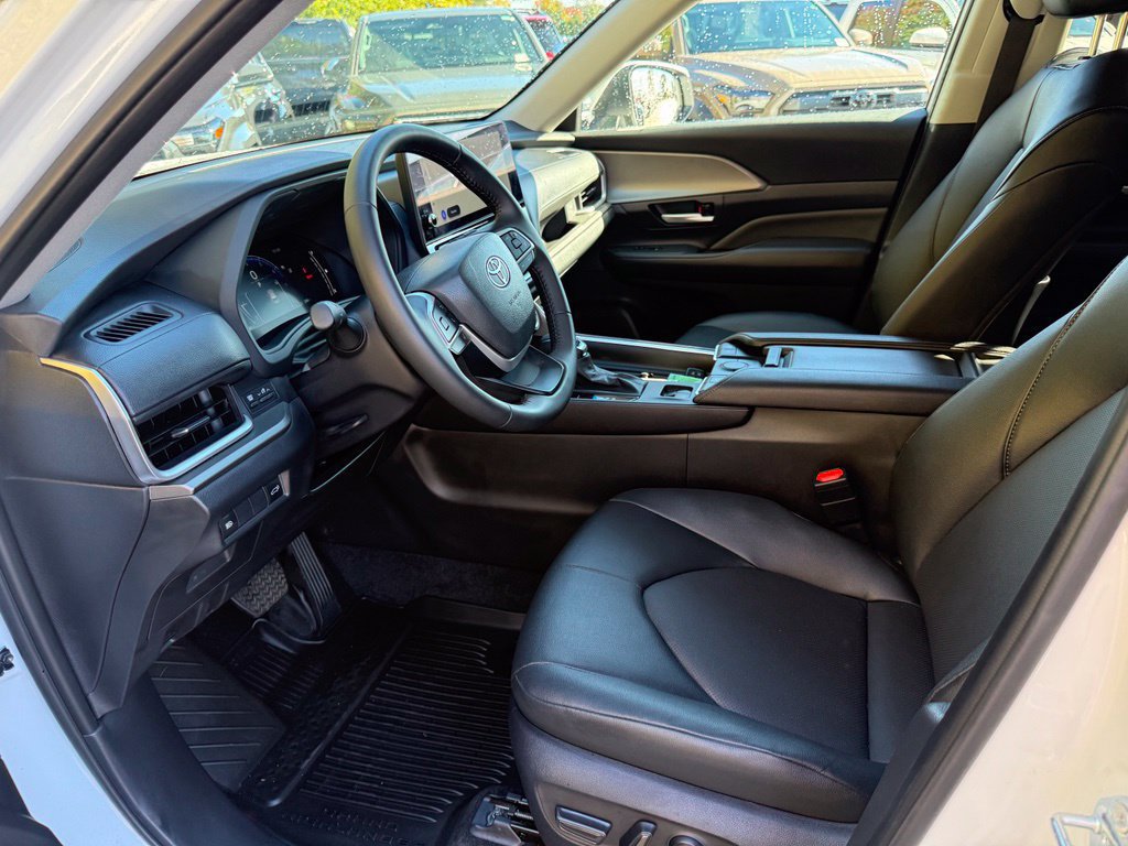 Certified 2026 Toyota Grand Highlander AWD image 14
