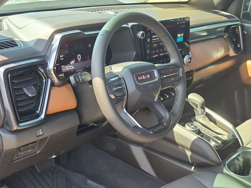 Used 2025 GMC Canyon AT4 AWD/4WD image 2