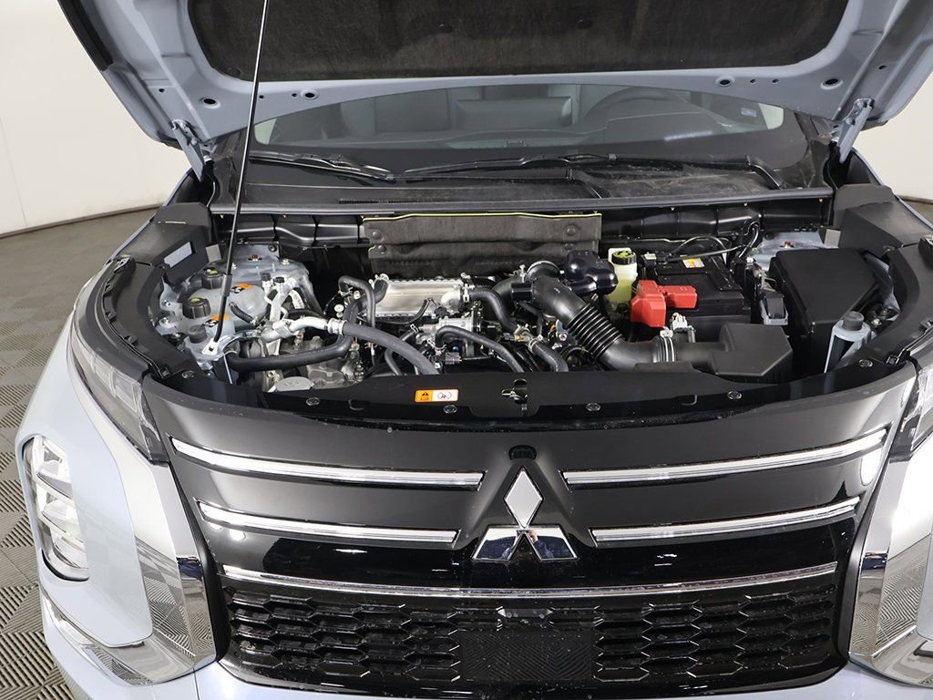 New 2026 Mitsubishi Outlander SE image 21